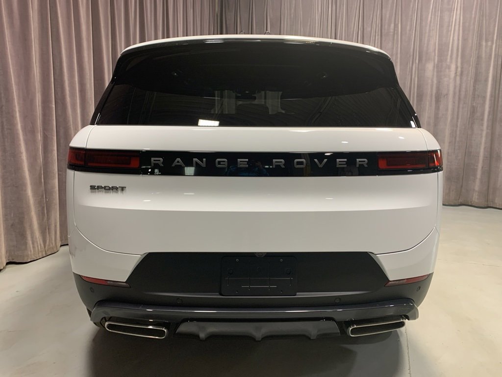 Used 2025 Land Rover Range Rover Sport image 5