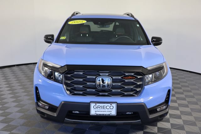 Used 2024 Honda Passport TrailSport image 3