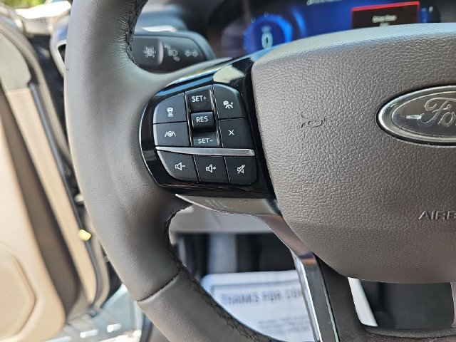 Certified 2024 Ford Explorer Platinum w/ Technology Package AWD/4WD image 21