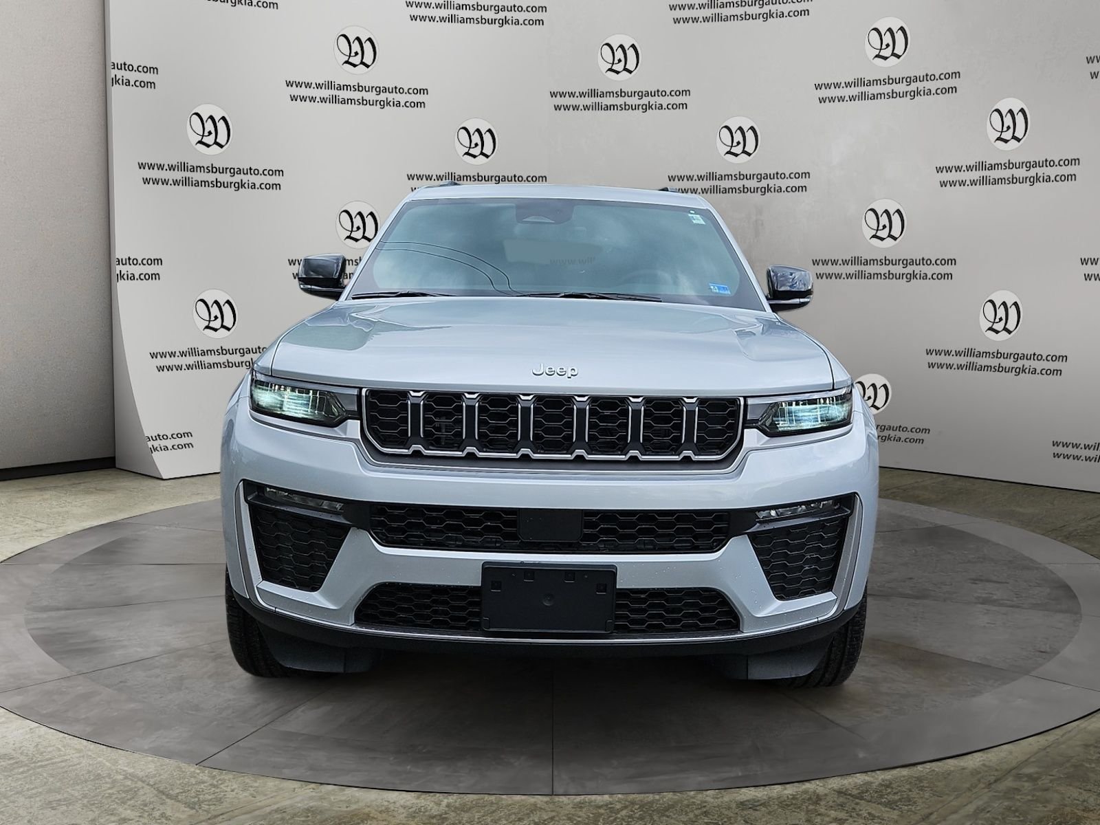 New 2026 Jeep Grand Cherokee L Limited w/ MOPAR Finishing Package AWD/4WD image 8