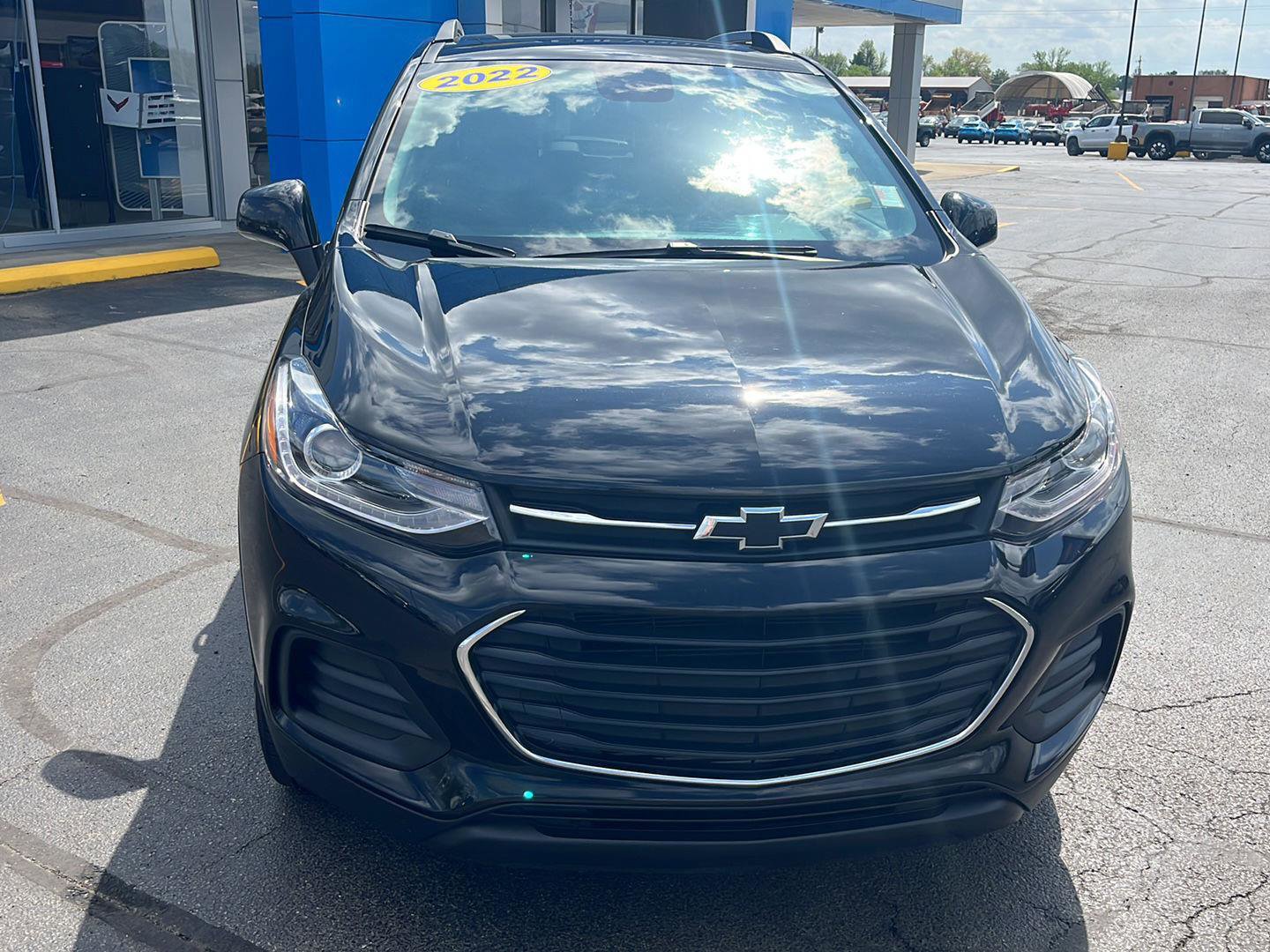 Used 2022 Chevrolet Trax LT w/ Driver Confidence Package image 8