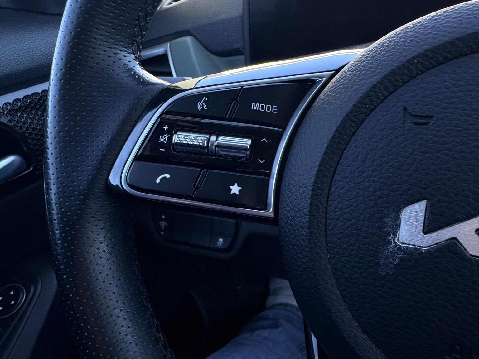 Used 2024 Kia Seltos SX image 19