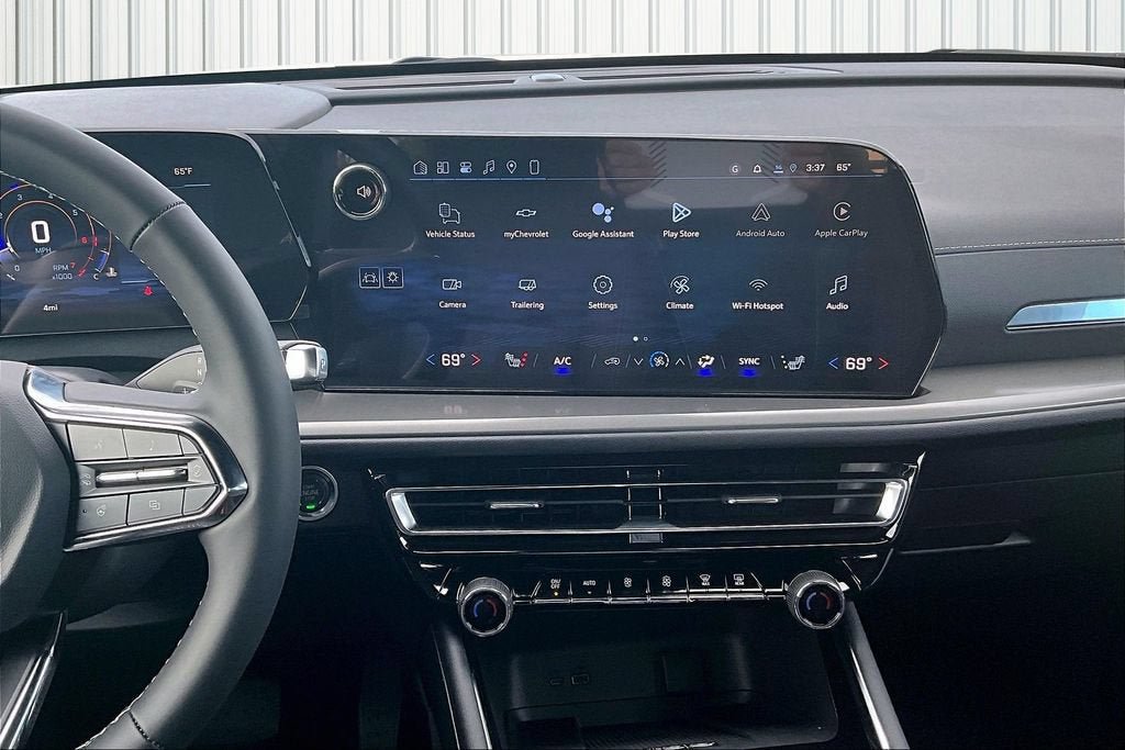 New 2026 Chevrolet Traverse LT w/ Driver Confidence Package FWD image 4