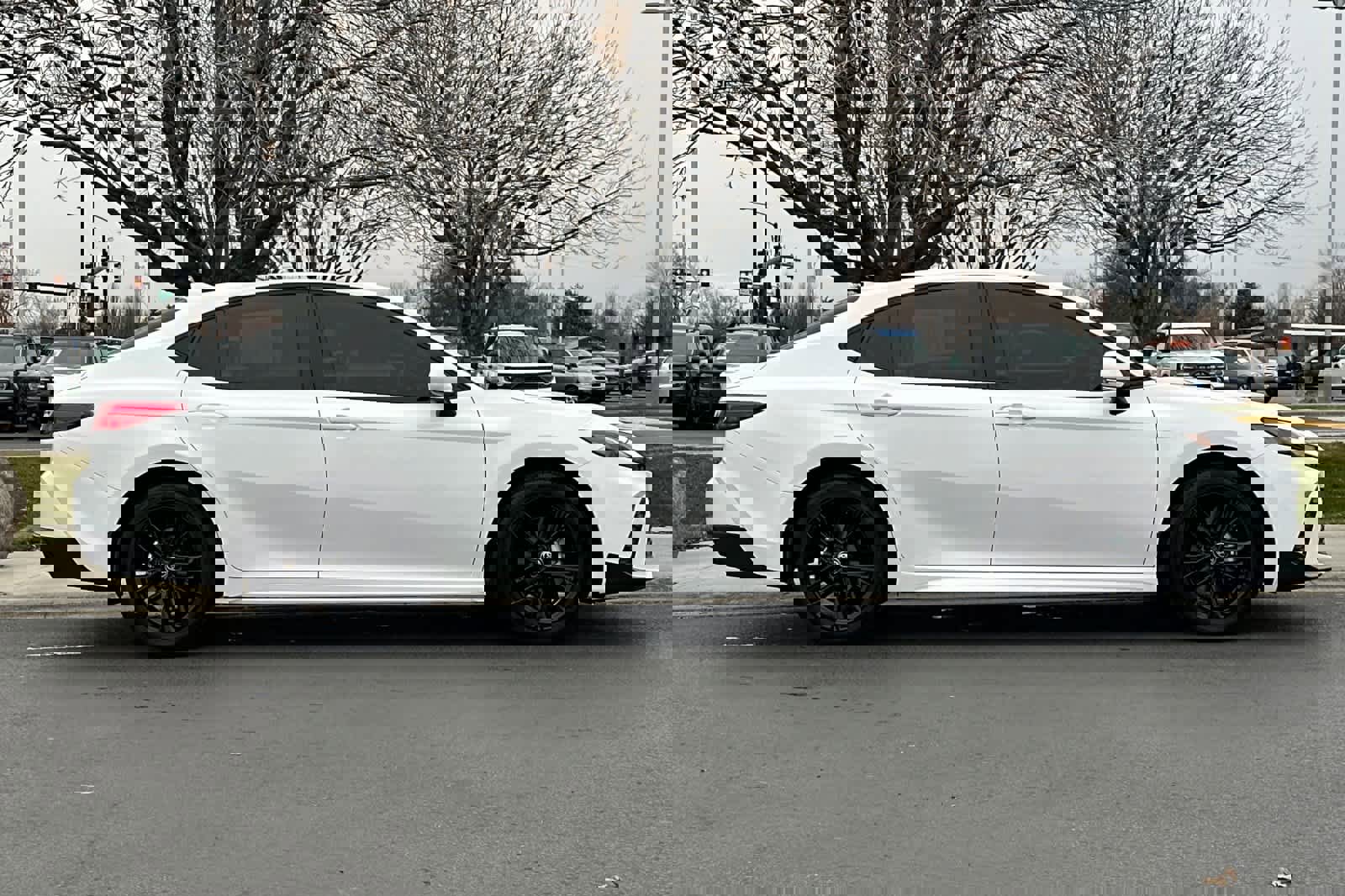 Used 2025 Toyota Camry SE image 8