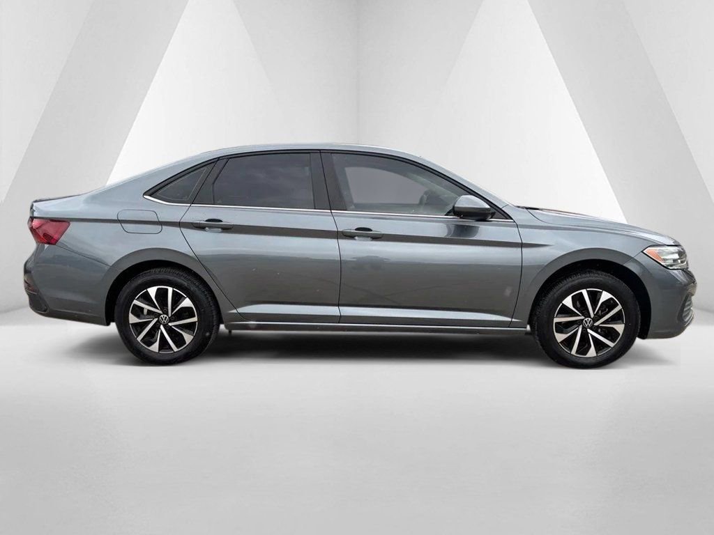 Used 2022 Volkswagen Jetta S image 8