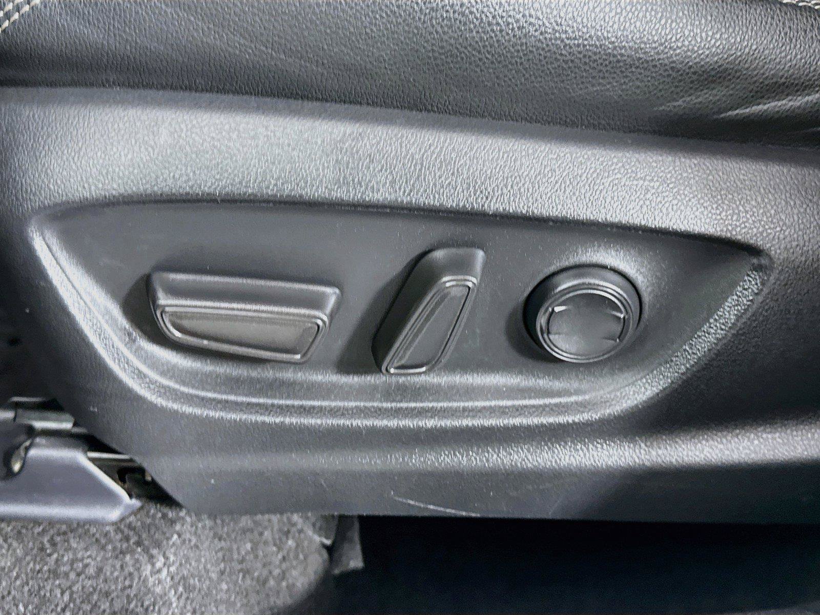 Certified 2025 Toyota Corolla Cross XLE FWD image 27