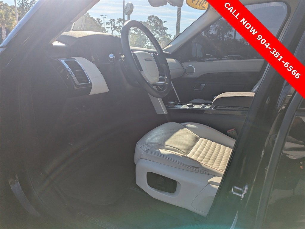 Used 2019 Land Rover Discovery HSE image 3