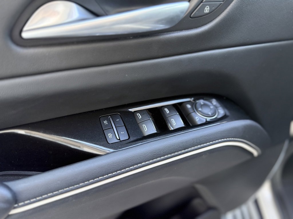 Used 2023 Cadillac Escalade Premium Luxury image 7