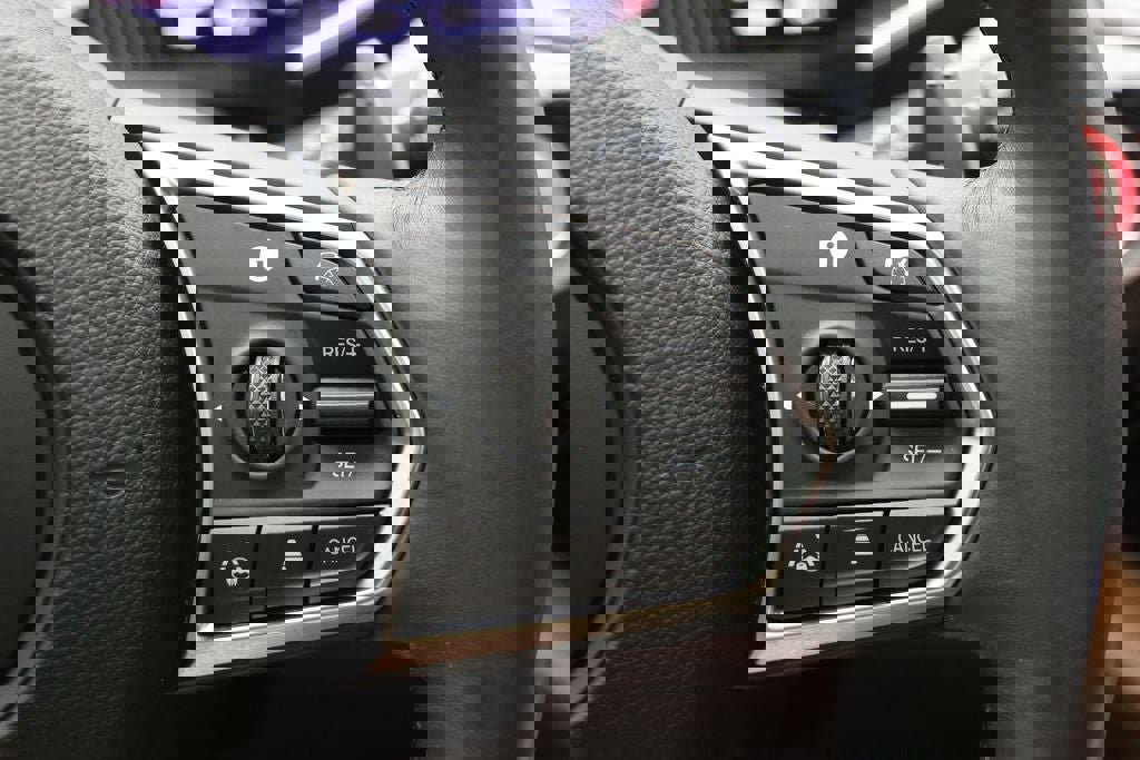 Used 2024 Acura MDX SH-AWD w/ Advance Package image 22