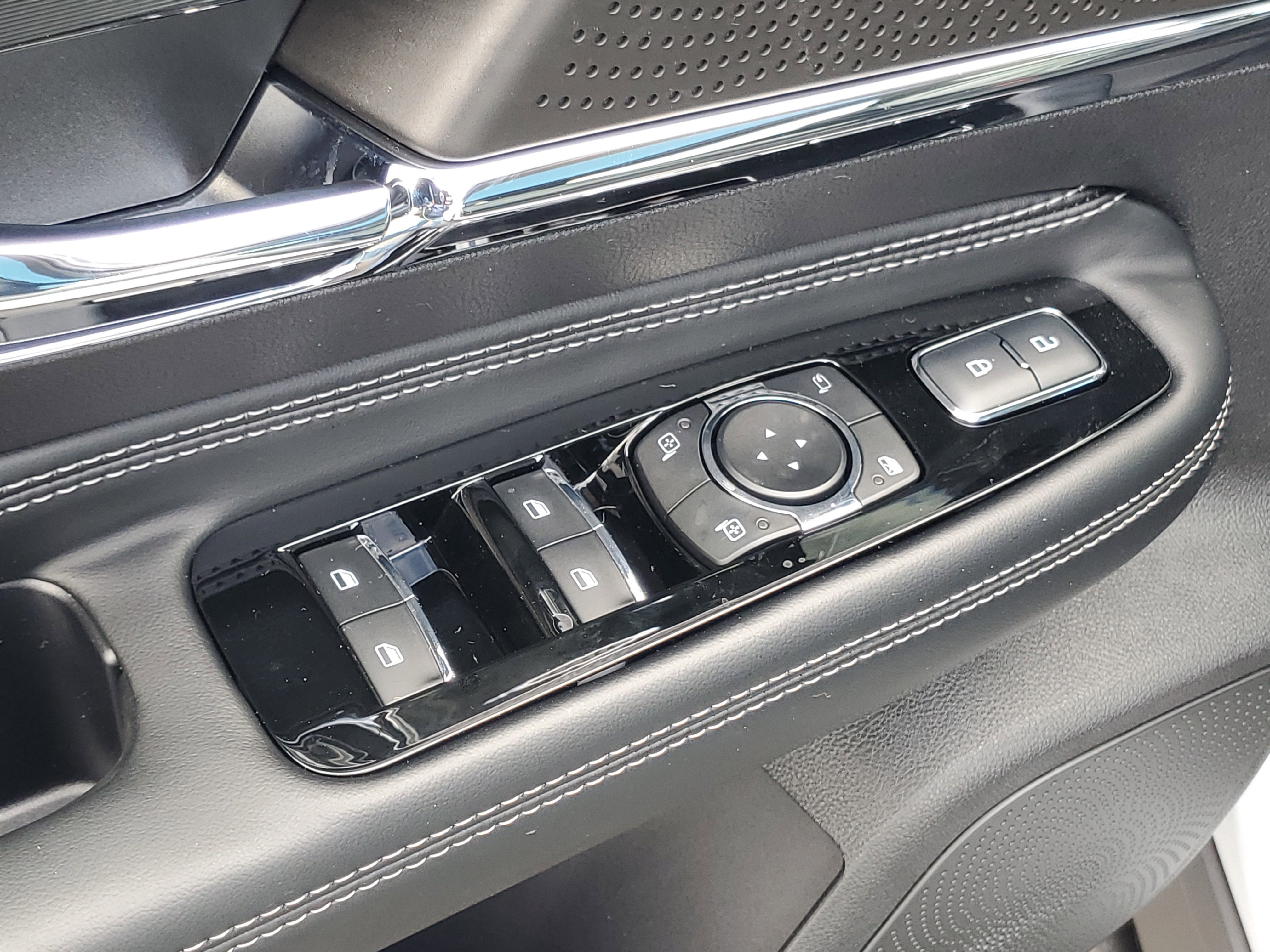 New 2026 Lincoln Corsair Premiere image 10