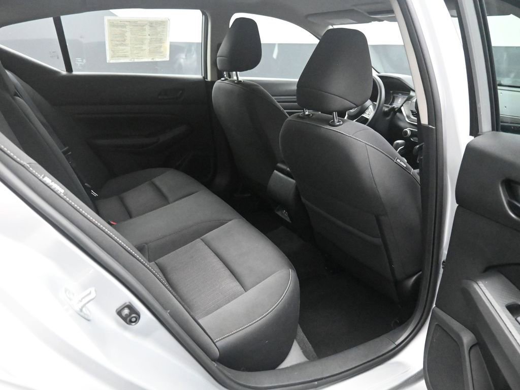 Used 2024 Nissan Altima 2.5 SV image 22