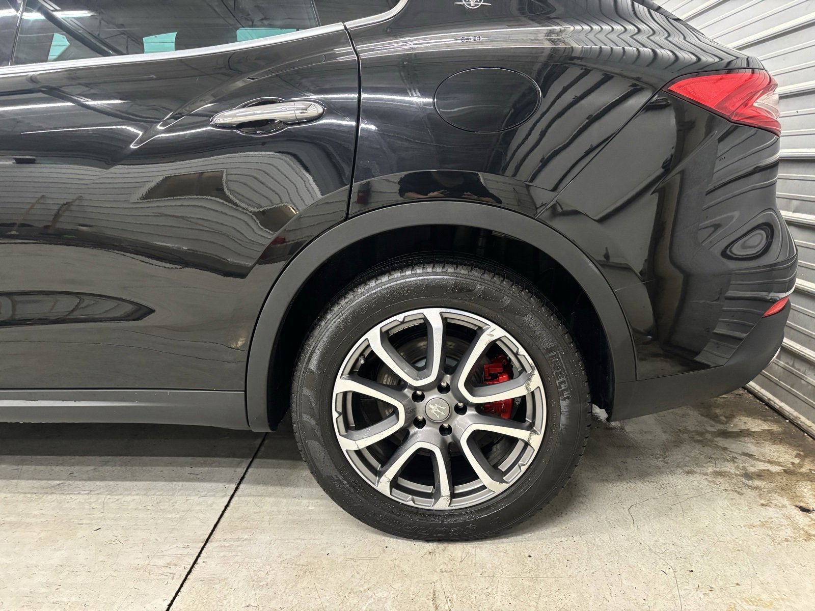 Used 2018 Maserati Levante image 6