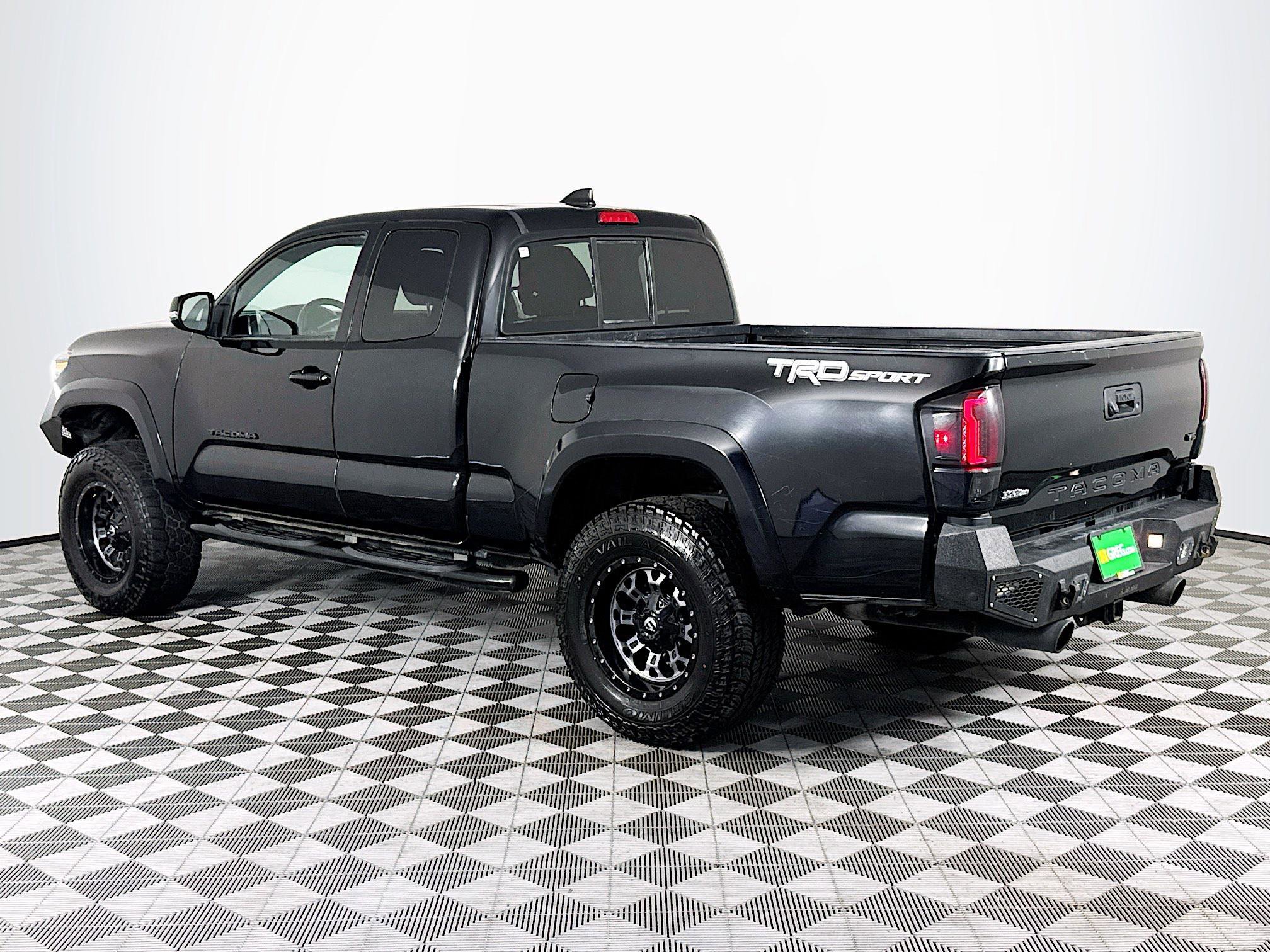 Used 2022 Toyota Tacoma TRD Sport w/ TRD Premium Sport Package RWD image 6