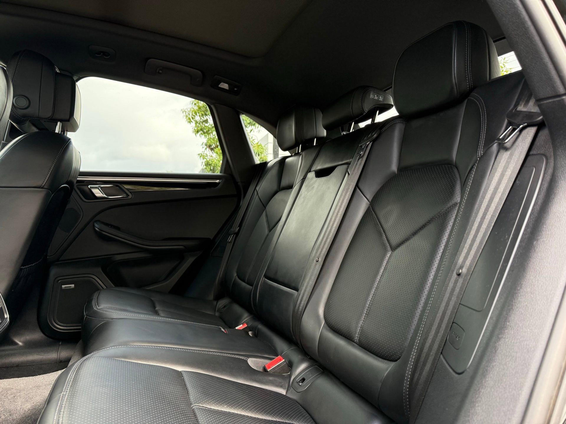 Certified 2024 Porsche Macan image 29