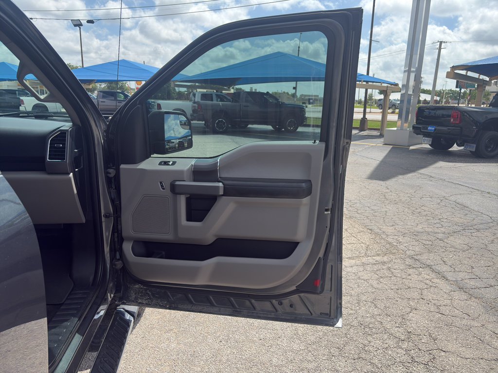 Used 2016 Ford F150 XLT w/ Equipment Group 302A Luxury AWD/4WD image 14