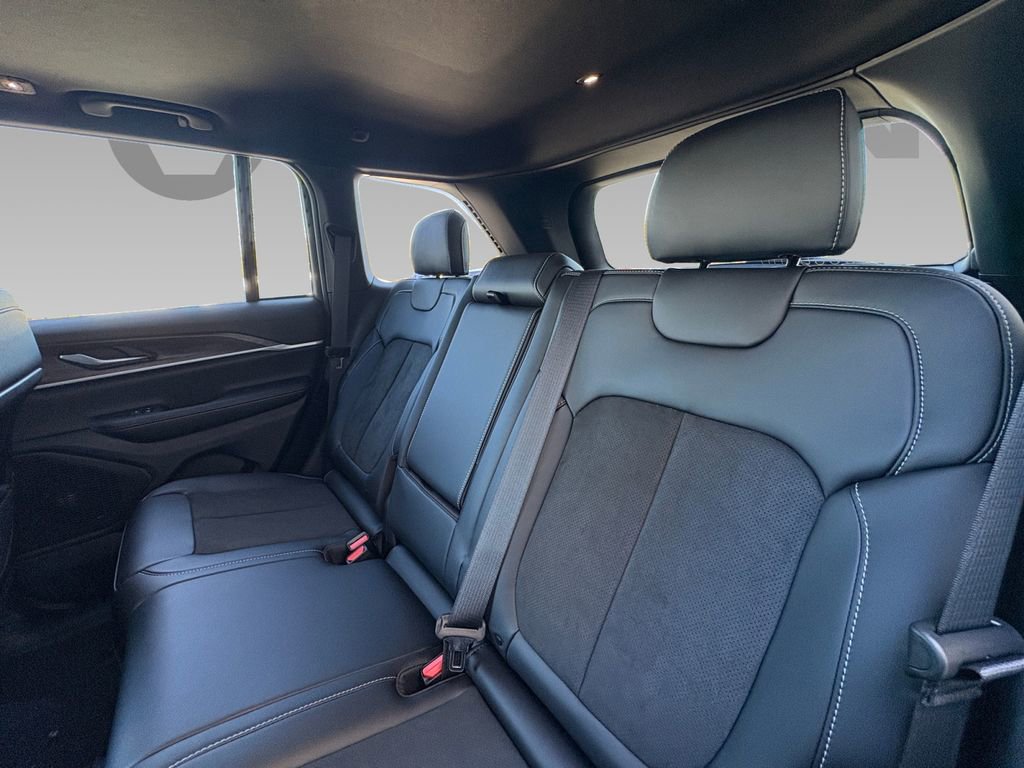 New 2026 Jeep Grand Cherokee Altitude image 3