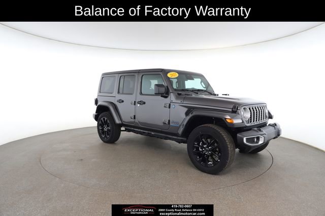 Used 2025 Jeep Wrangler Unlimited Sahara w/ Safety Group image 27