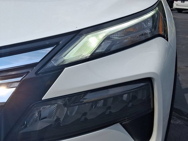 Used 2024 Nissan Rogue SV AWD/4WD image 9