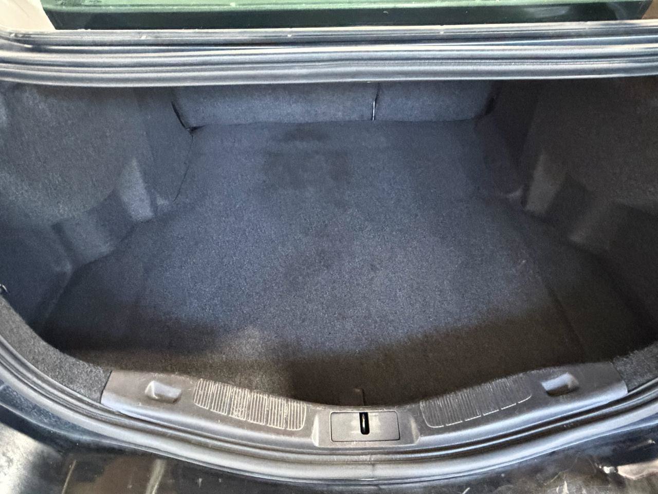 Used 2014 Ford Fusion SE w/ Equipment Group 202A FWD image 19