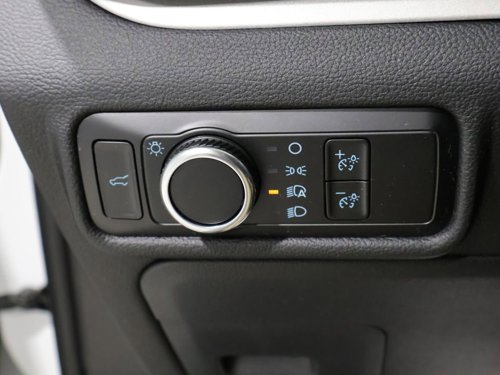 Used 2024 Ford Explorer XLT AWD/4WD image 30