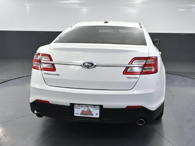 Used 2018 Ford Taurus SE FWD image 4