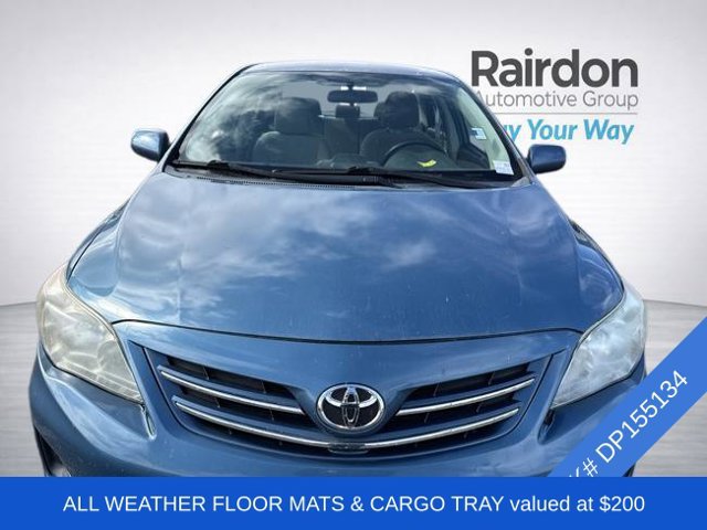 Used 2013 Toyota Corolla LE FWD image 2