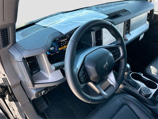 Used 2025 Ford Bronco Outer Banks image 9