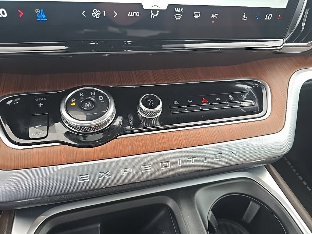 Used 2025 Ford Expedition King Ranch AWD/4WD image 31