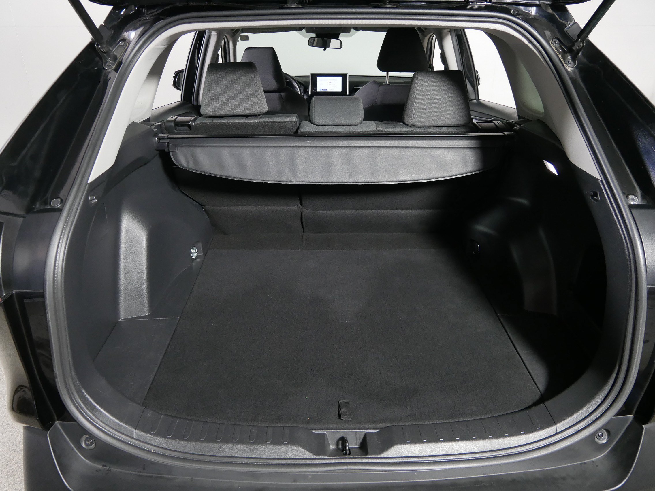 Used 2023 Toyota RAV4 XLE AWD/4WD image 18
