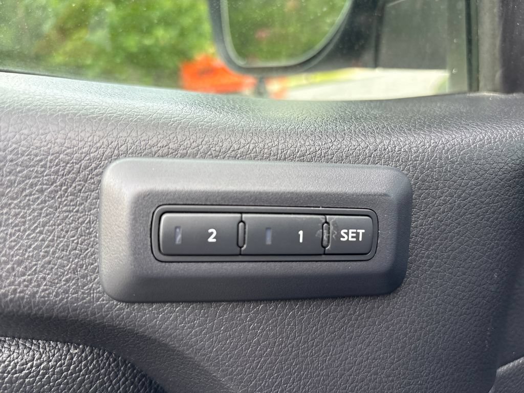 Used 2021 Nissan Titan PRO-4X w/ Pro-4x Convenience Package AWD/4WD image 34
