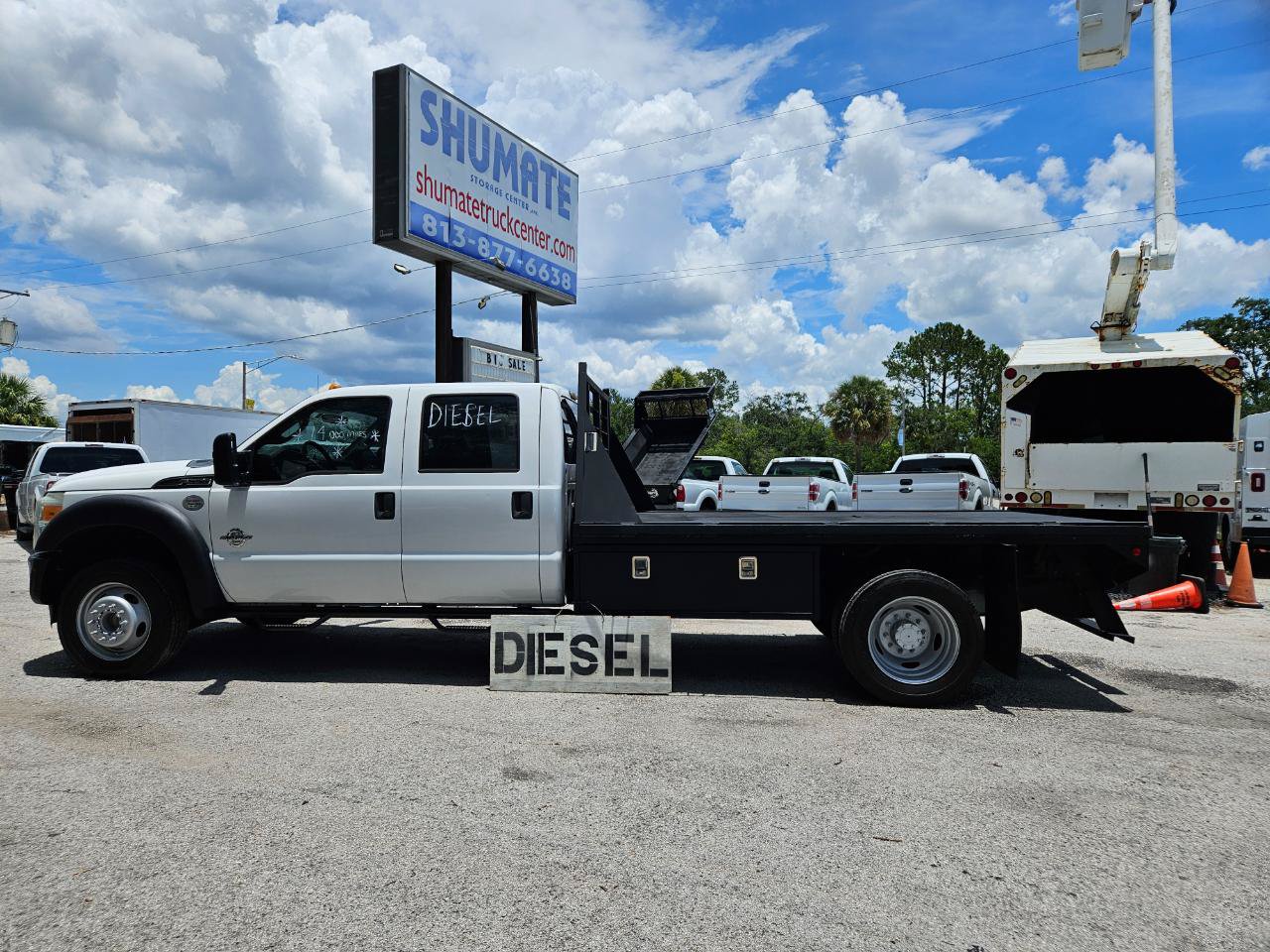 Used 2011 Ford F550 2WD Crew Cab Super Duty w/ Payload Upgrade Pkg image 4