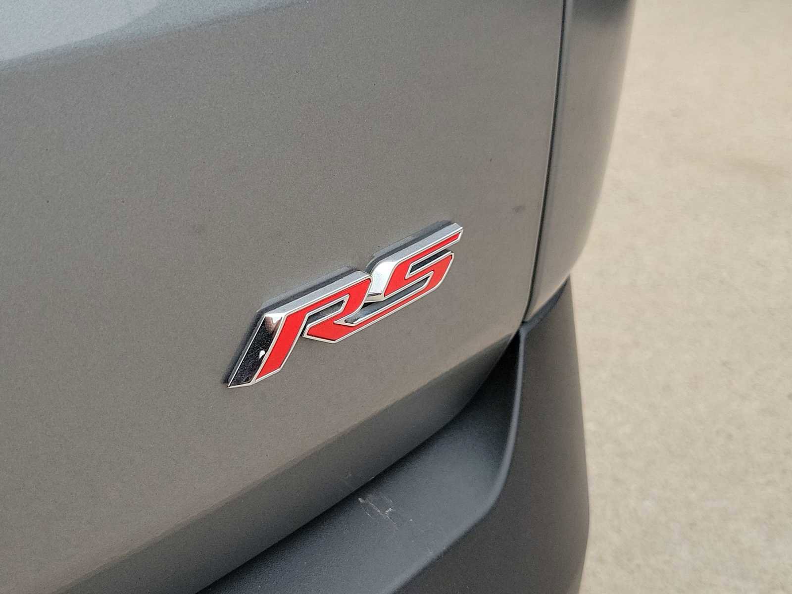 Used 2023 Chevrolet Traverse RS image 3