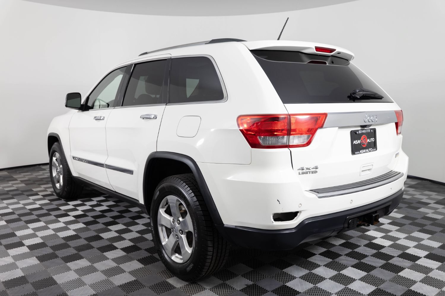 Used 2011 Jeep Grand Cherokee Limited AWD/4WD image 5
