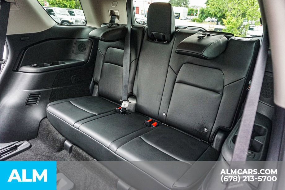 Used 2025 Nissan Pathfinder Platinum w/ Cargo Package AWD/4WD image 22