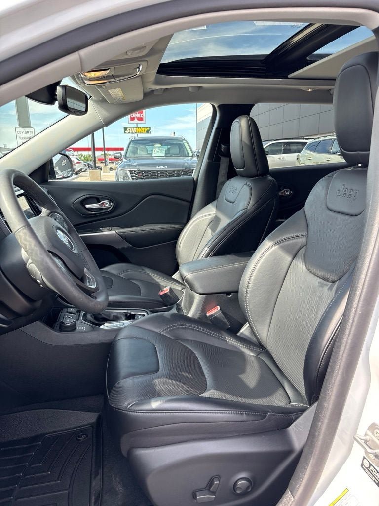 Used 2022 Jeep Cherokee Limited AWD/4WD image 13