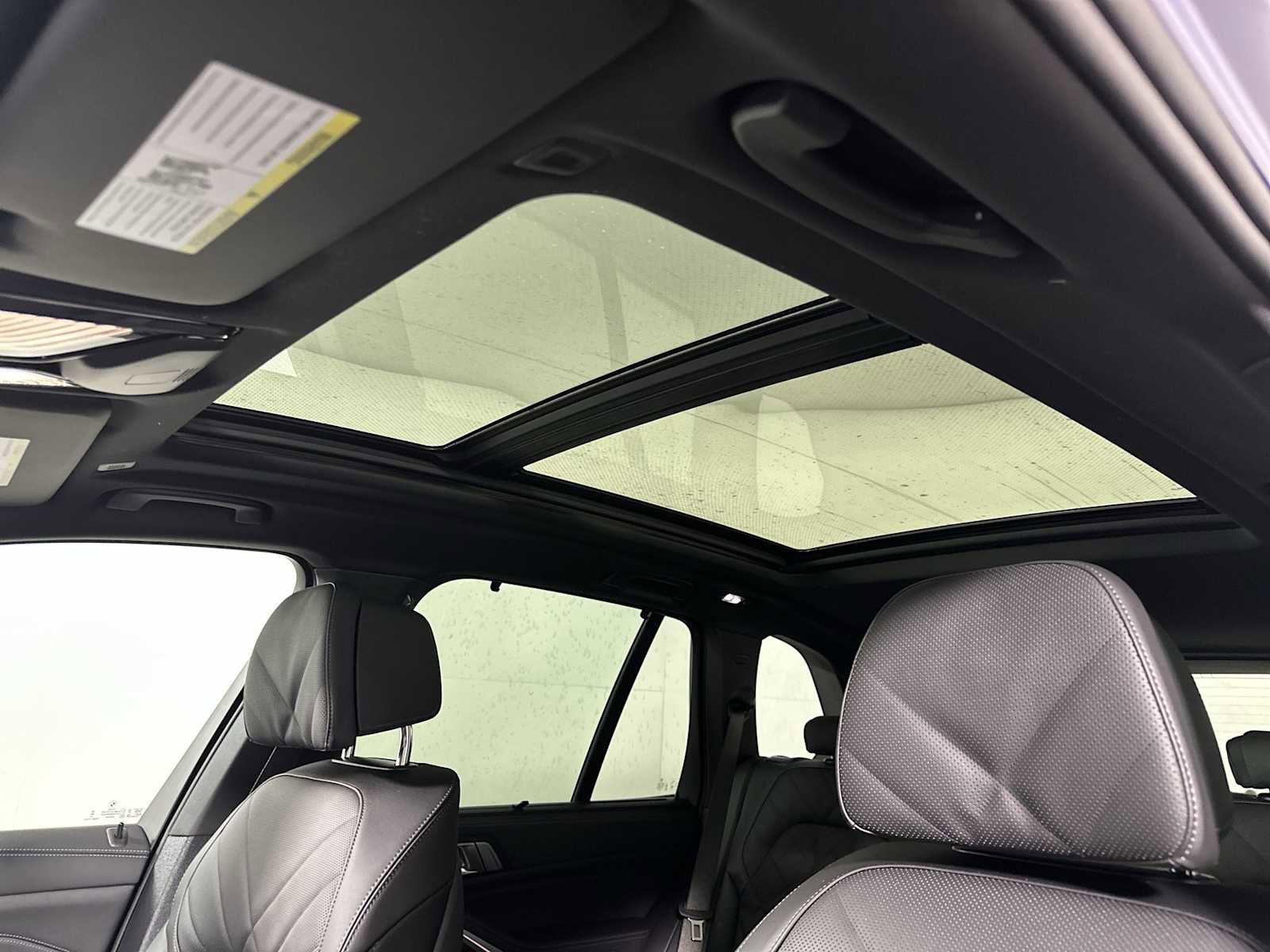 New 2026 BMW X5 M60i w/ Executive Package image 18