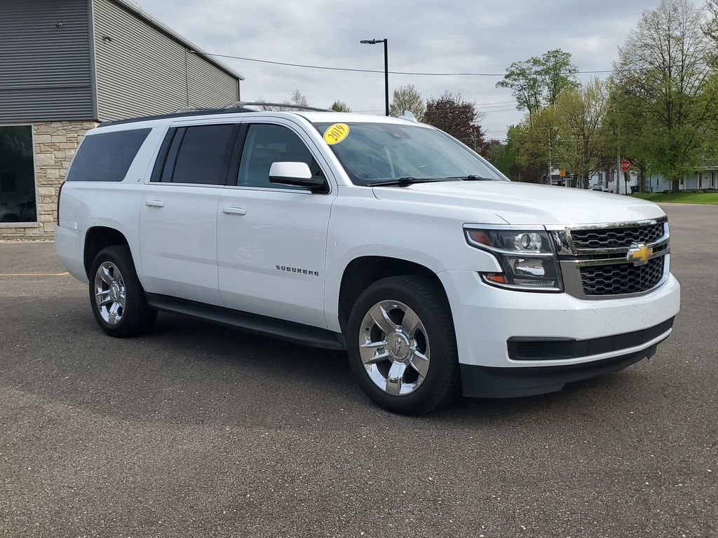 Used 2018 Chevrolet Suburban LT AWD/4WD image 3