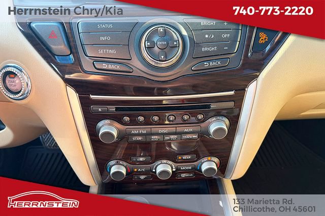 Used 2016 Nissan Pathfinder SL AWD/4WD image 18