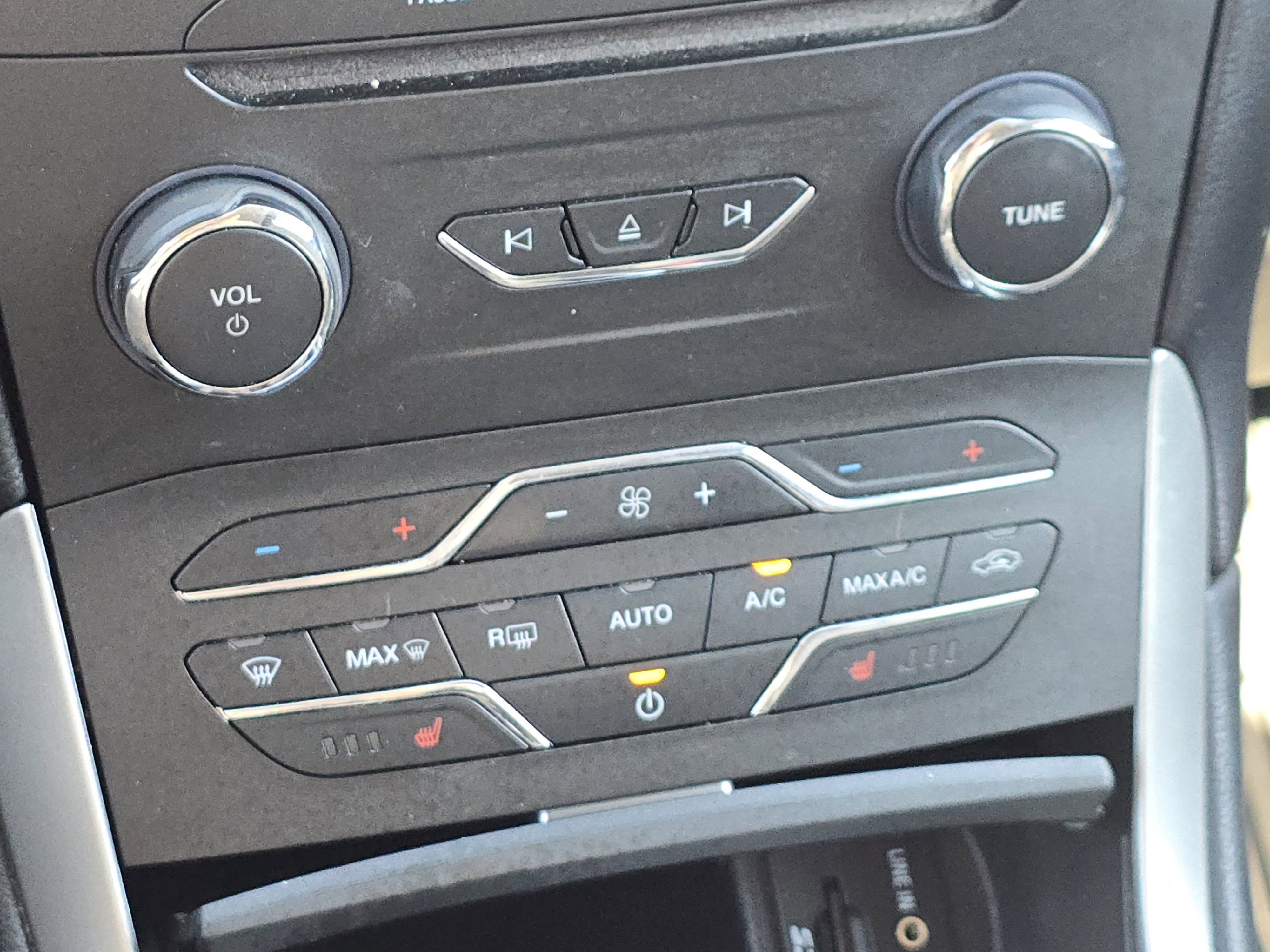 Used 2015 Ford Edge SEL w/ Equipment Group 201A image 18