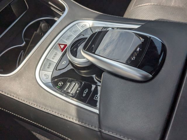 Used 2019 Mercedes-Benz S 560 Sedan image 18