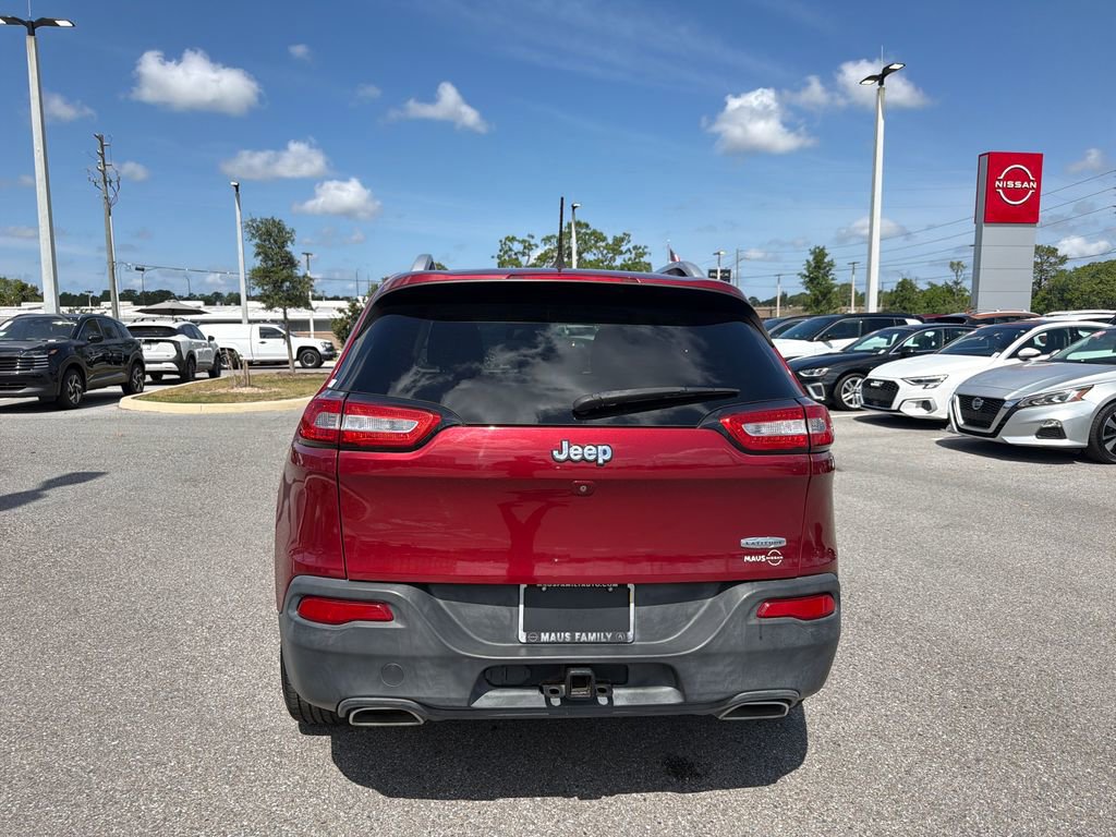 Used 2017 Jeep Cherokee Latitude w/ Trailer Tow Group FWD image 6