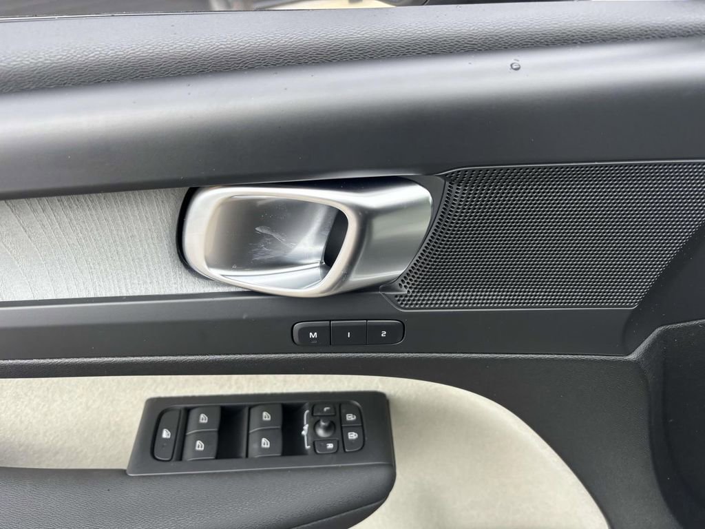 Used 2025 Volvo XC40 B5 Plus w/ Protection Package Premier image 12