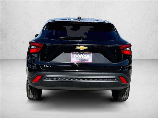Certified 2026 Chevrolet Trax LS FWD image 4