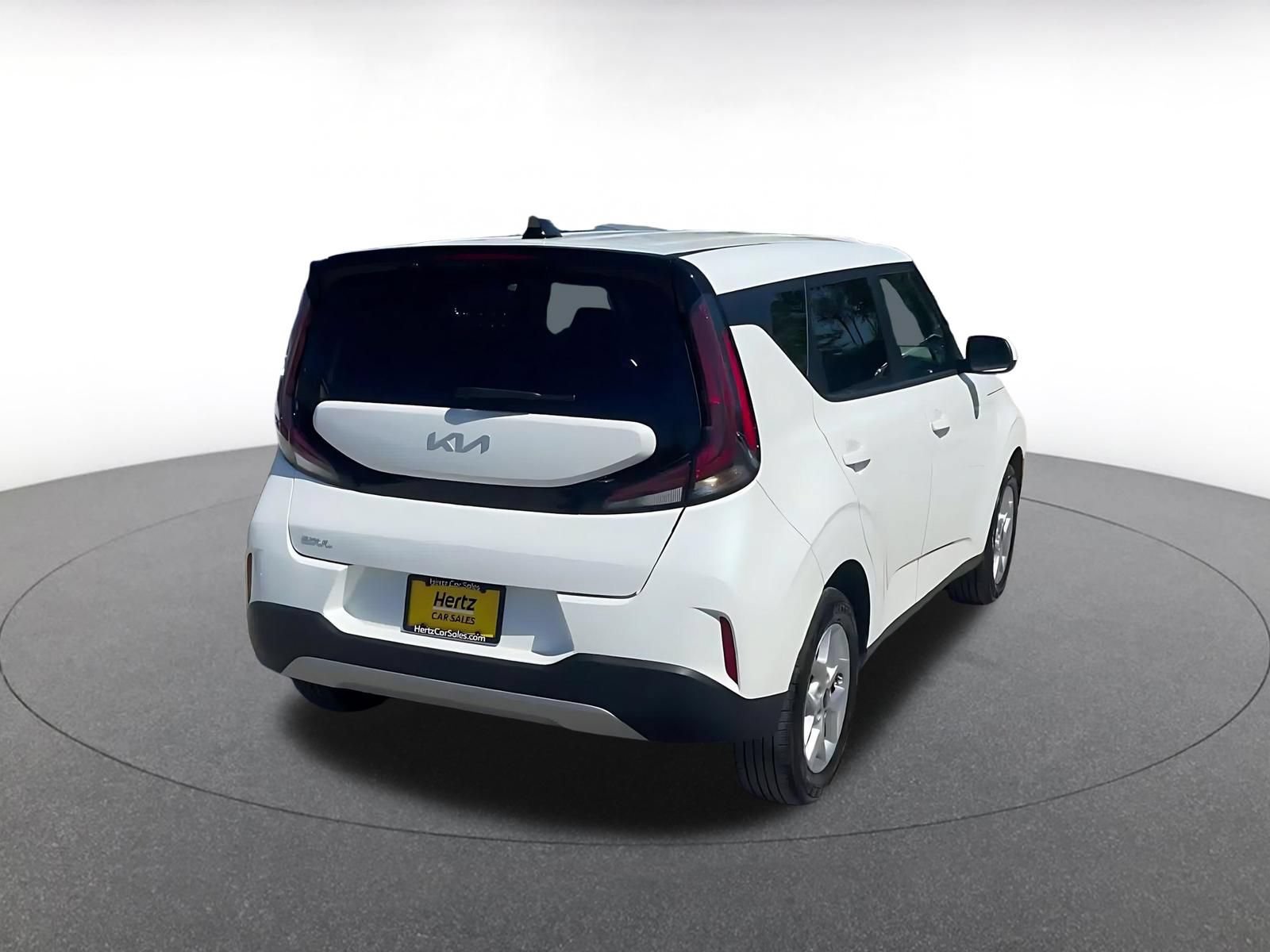 Used 2025 Kia Soul LX w/ LX Technology Package FWD image 14