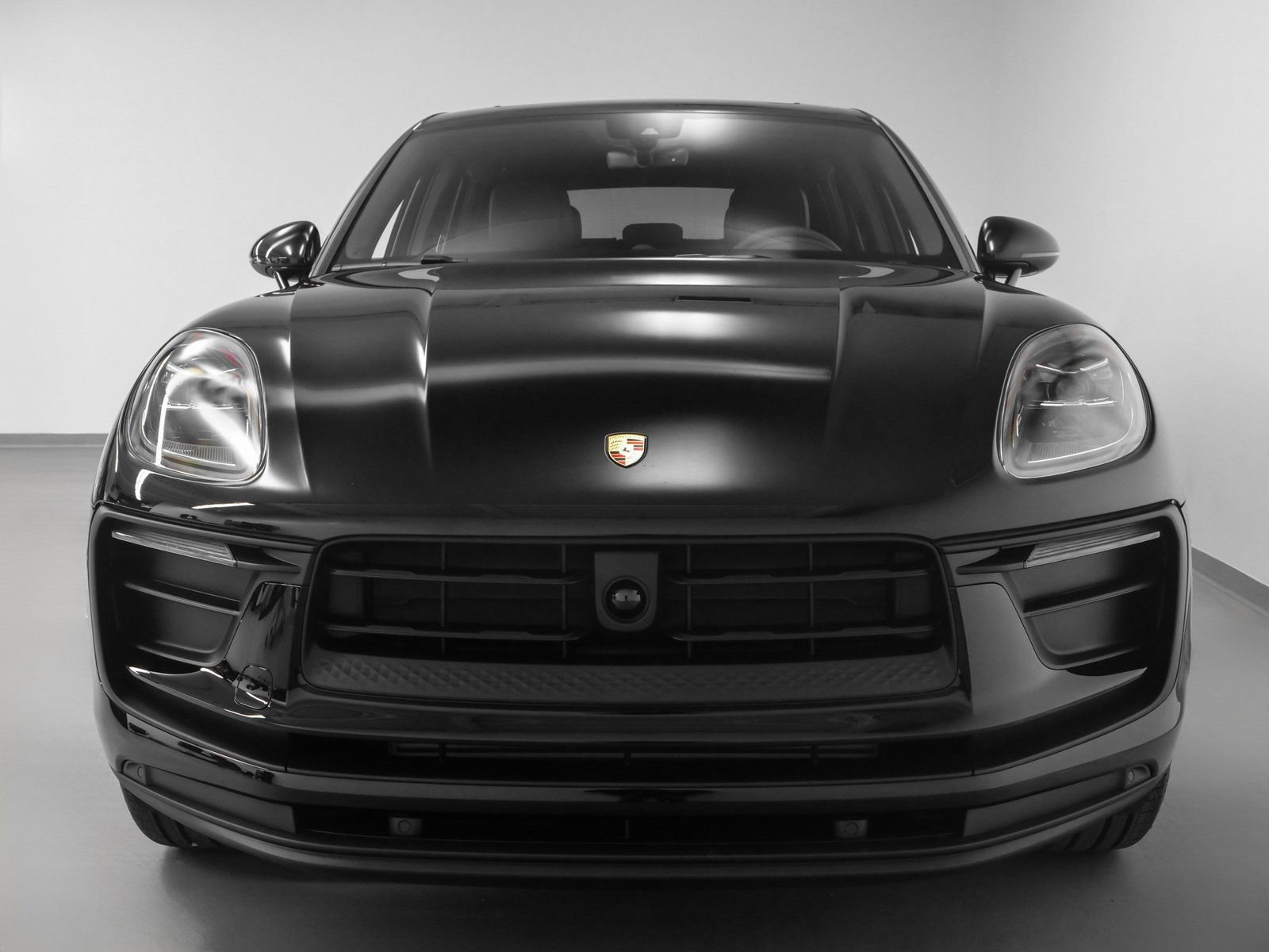Certified 2025 Porsche Macan image 15
