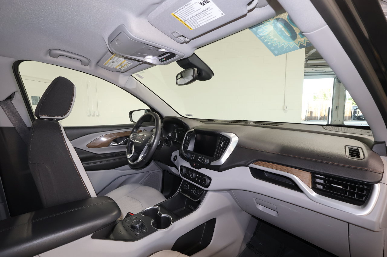Used 2020 GMC Terrain SLE w/ Driver Convenience Package FWD image 28