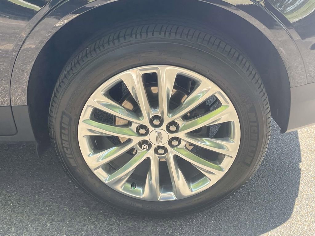 Used 2017 Cadillac XT5 Platinum w/ Driver Assist Package image 7