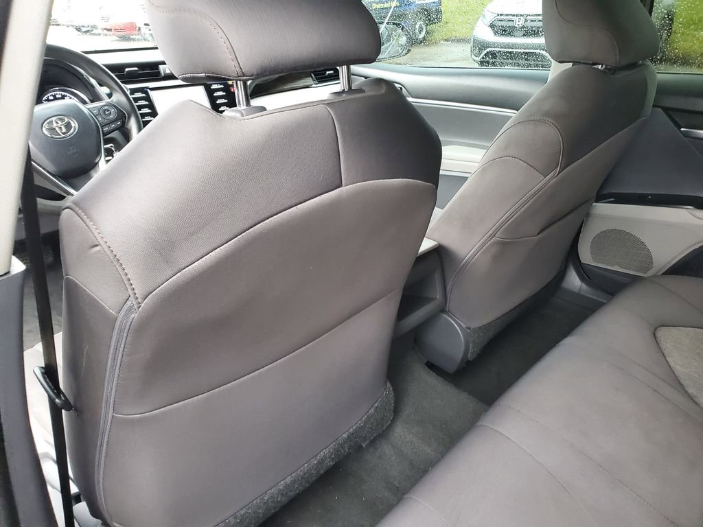 Used 2018 Toyota Camry L image 11