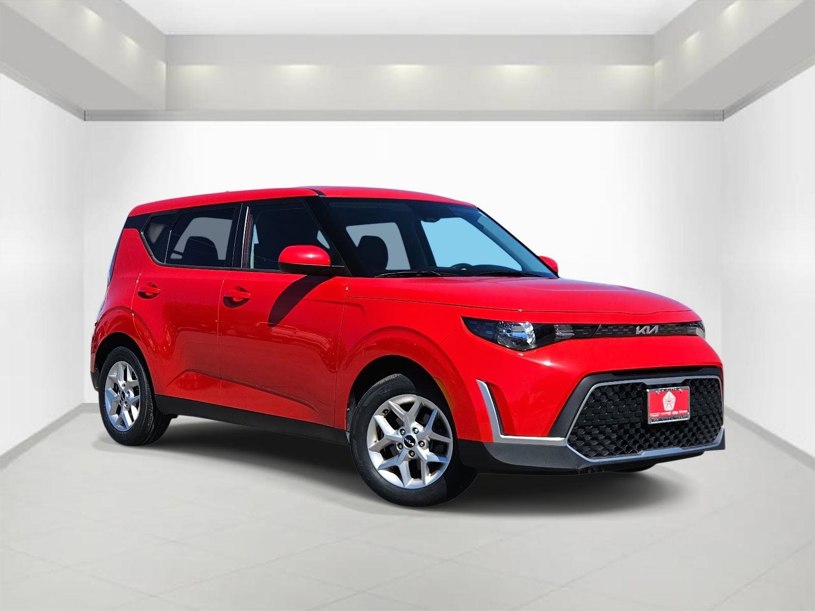 Used 2023 Kia Soul LX w/ LX Technology Package image 1