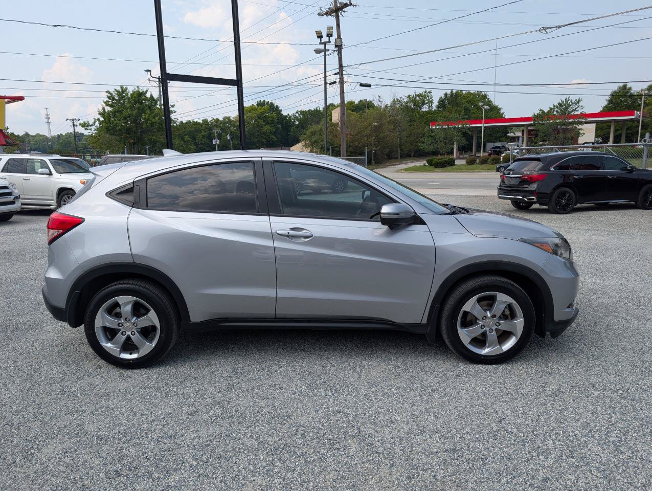 Used 2017 Honda HR-V EX image 5
